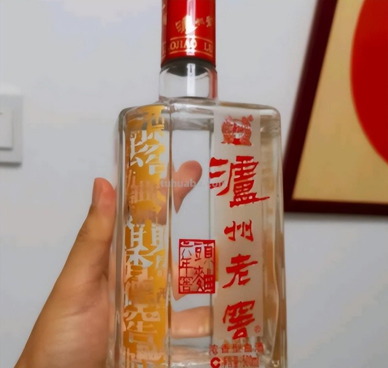 年底聚会用酒清单：这8款好酒，高品质有包装，待客有面还有里