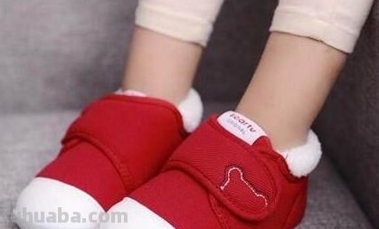 宝宝什么时候就开始需要穿鞋子了?