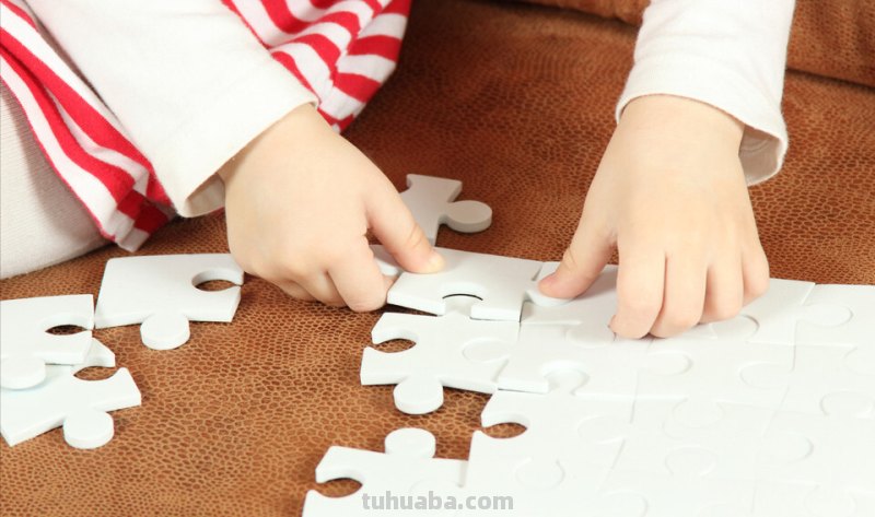 带宝宝玩拼图游戏,到底有什么好处?