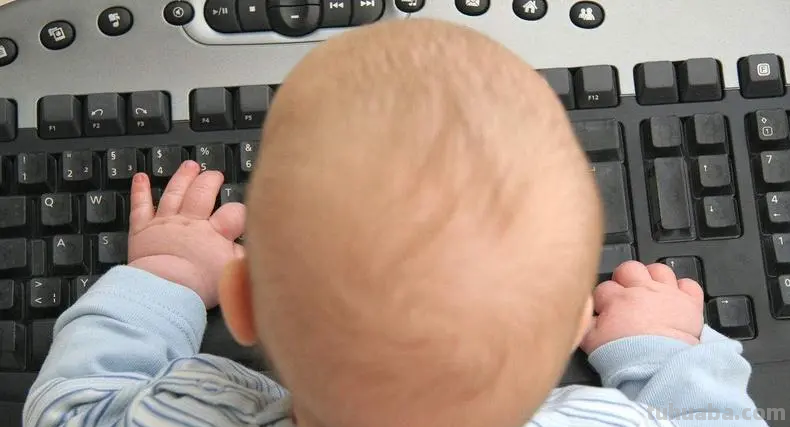 宝宝头发少和哪些因素有关?