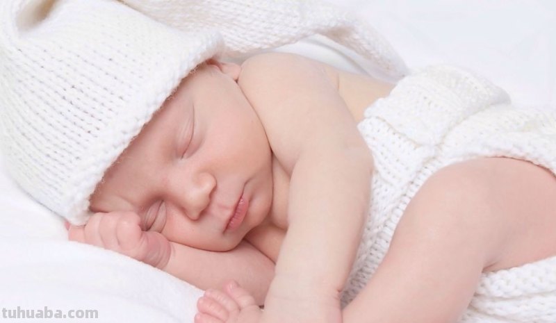 宝宝出现了哪四种表现,暗示着他已经吃饱了?