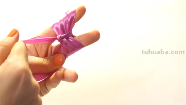 最简单的蝴蝶结3步折法