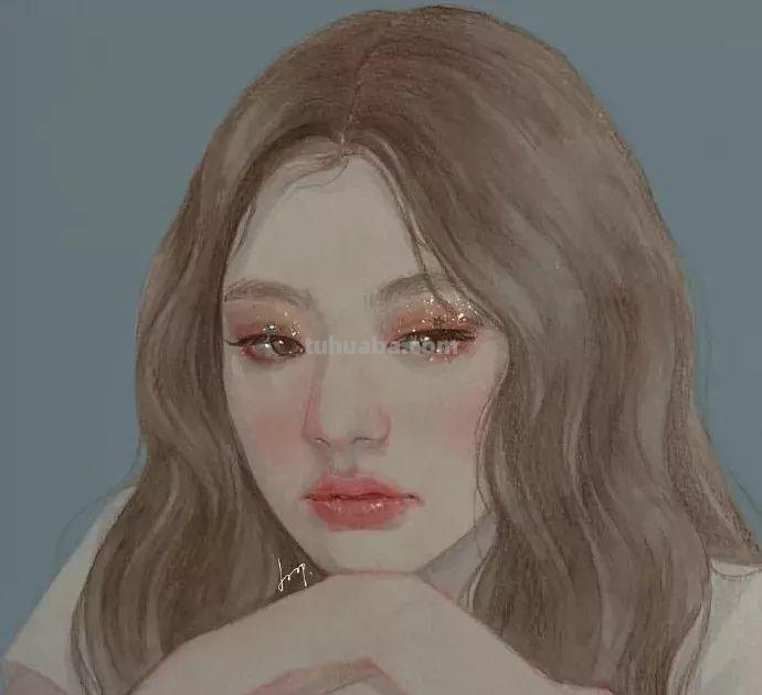 360度无死角的小姐姐，没想到是用彩铅画出来的