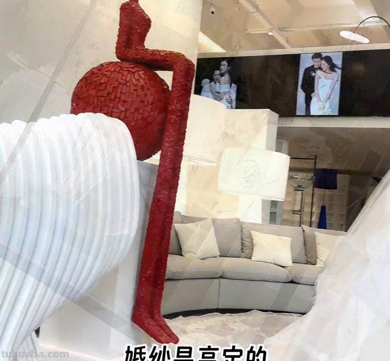 专注婚纱摄影，见证人间真情，瞬间定格永远，用心交代浪漫...