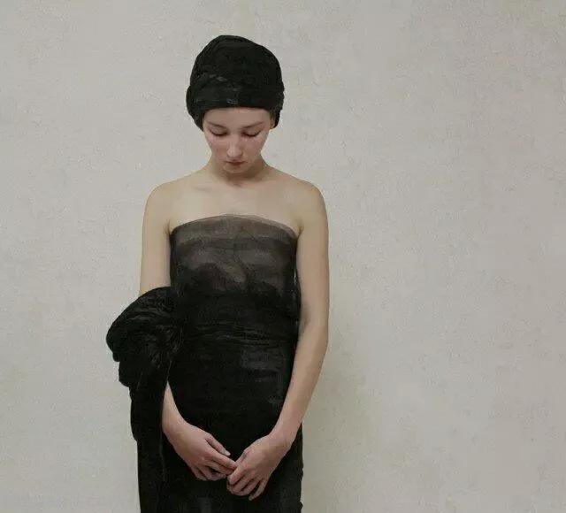 诗意的高冷静谧之美-特雷斯拉古典人物油画作品欣赏