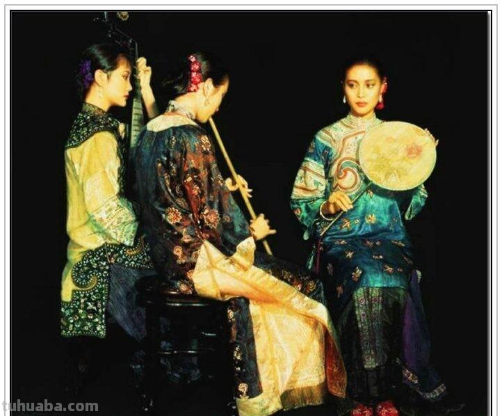 现代无与伦比著名油画大师陈逸飞四十五幅传世经典油画作品赏析