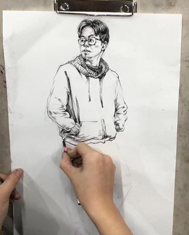 速写反弹期 练一个月速写会有起步吗？