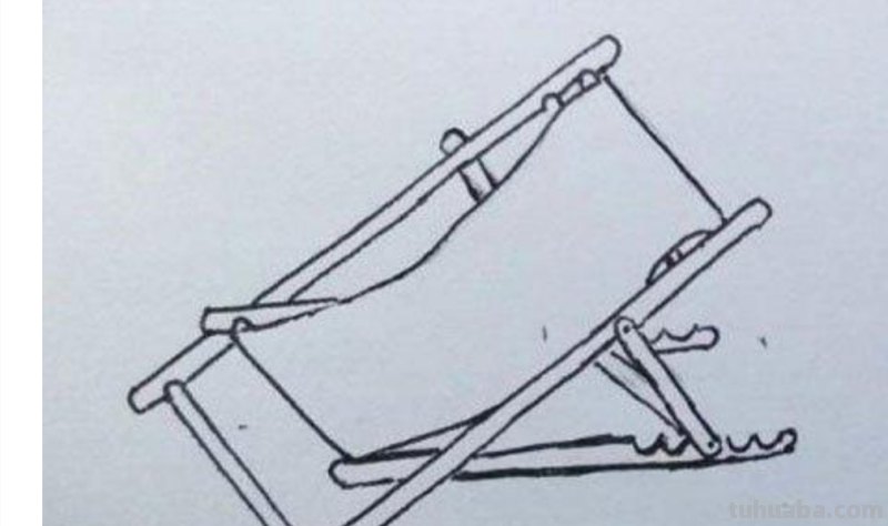 凳子怎么画简笔画 放有书架翻开书的课桌凳简笔画怎么画？
