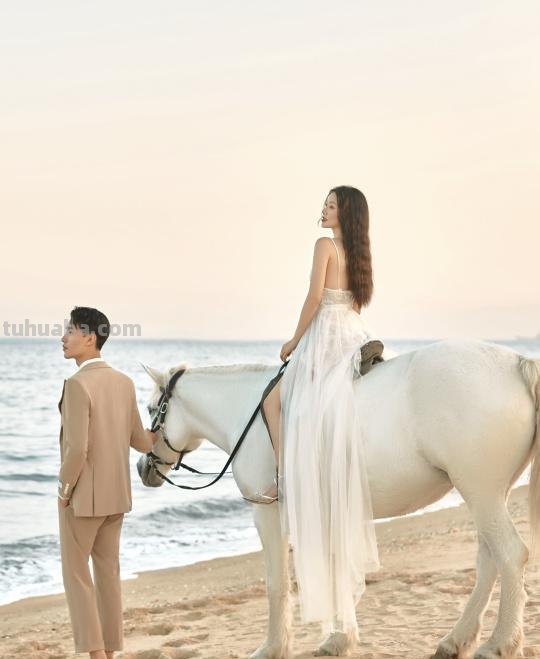 拍婚纱照不会摆pose？七个万能姿势让你拍照秒出片