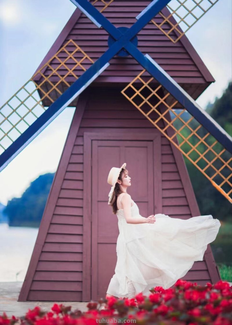 想要做到随时随地拍美照，拍照姿势学一学，上镜惊艳人很美