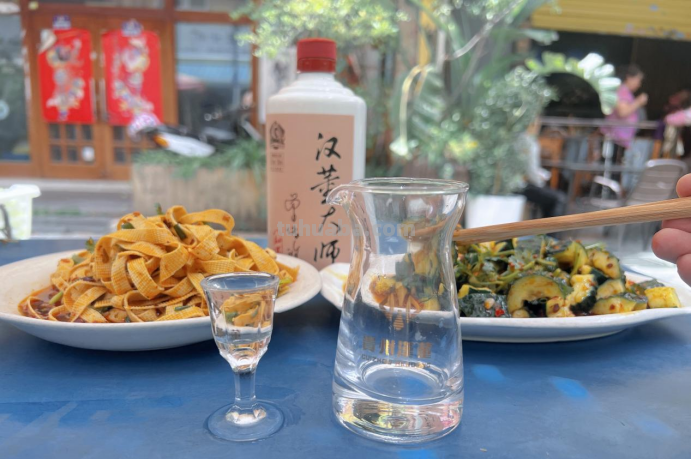老北京喝酒“怪象”：虽然红星名满京城，但老百姓喝的却是这5款