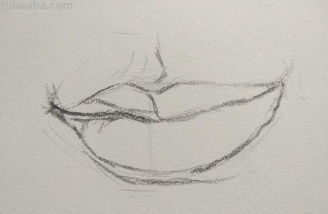 速写嘴好看 怎样在素描纸上画嘴唇？
