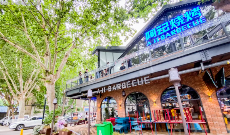 家门口的“爆改力”！现在的社区商业都长这样了？