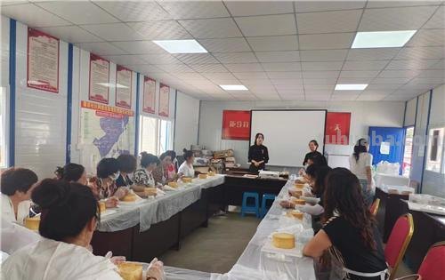 “蛋糕DIY”！盘龙区源清社区妇联主题活动接地气