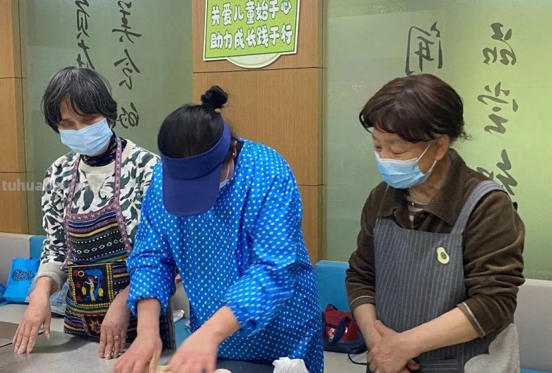 假期在家自制花卷，五个步骤就能做好→