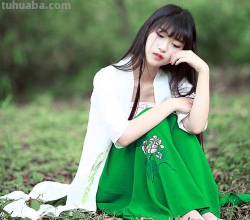 AI绘画国风美女绿色系列服饰第2组,可作为现代汉服设计的思路哦