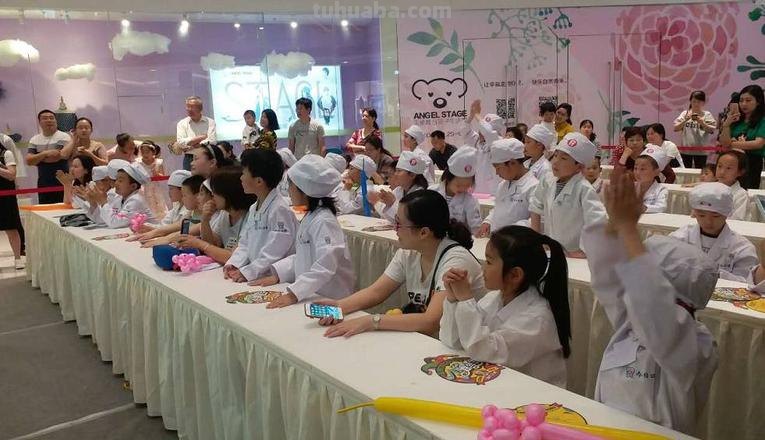 开启庆六一新模式 Cosplay+科普沉浸式体验“小牙医”