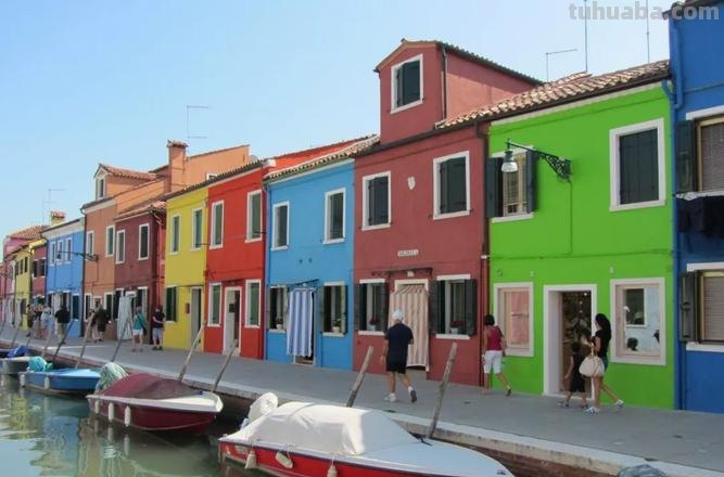 建筑色彩图及建筑色彩图片，如何为建筑物增添魅力？ 