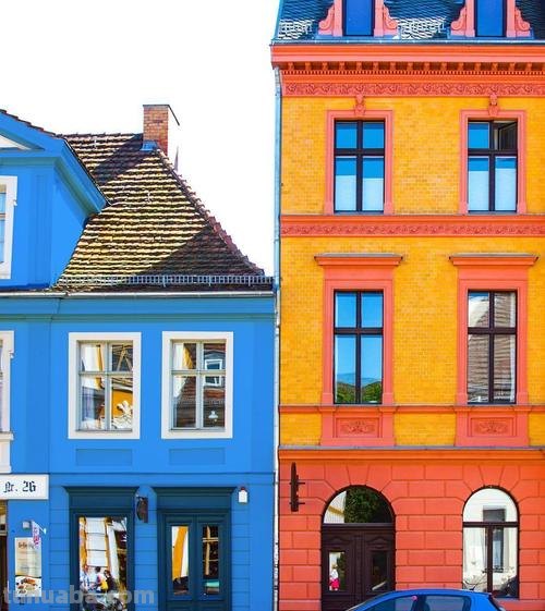 建筑色彩图及建筑色彩图片，如何为建筑物增添魅力？ 