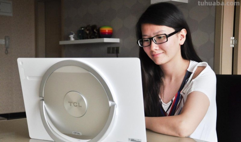 17.3寸巨屏怪兽！TCL Xess家庭智能平板体验评测