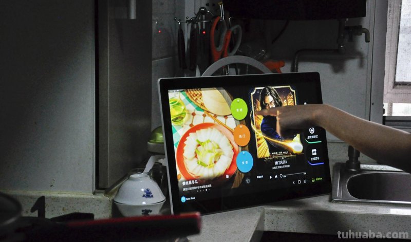 17.3寸巨屏怪兽！TCL Xess家庭智能平板体验评测