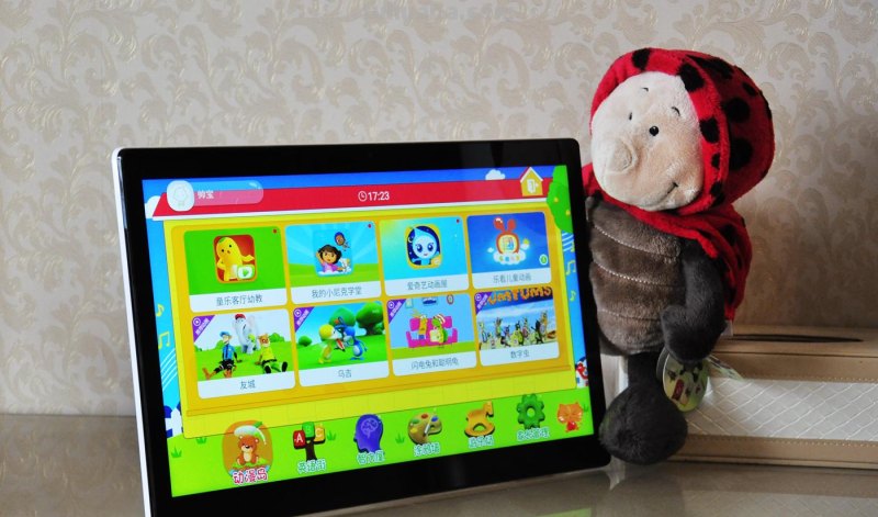 17.3寸巨屏怪兽！TCL Xess家庭智能平板体验评测