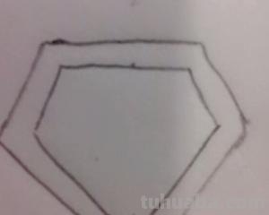 钻石怎么画简笔画 想在手上画一个钻石图案。可是不会画，求指教？