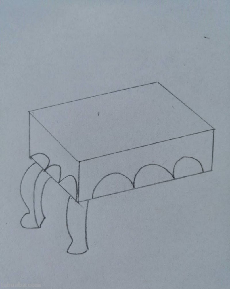 手绘彩铅茶几怎么画 怎样画桌子？
