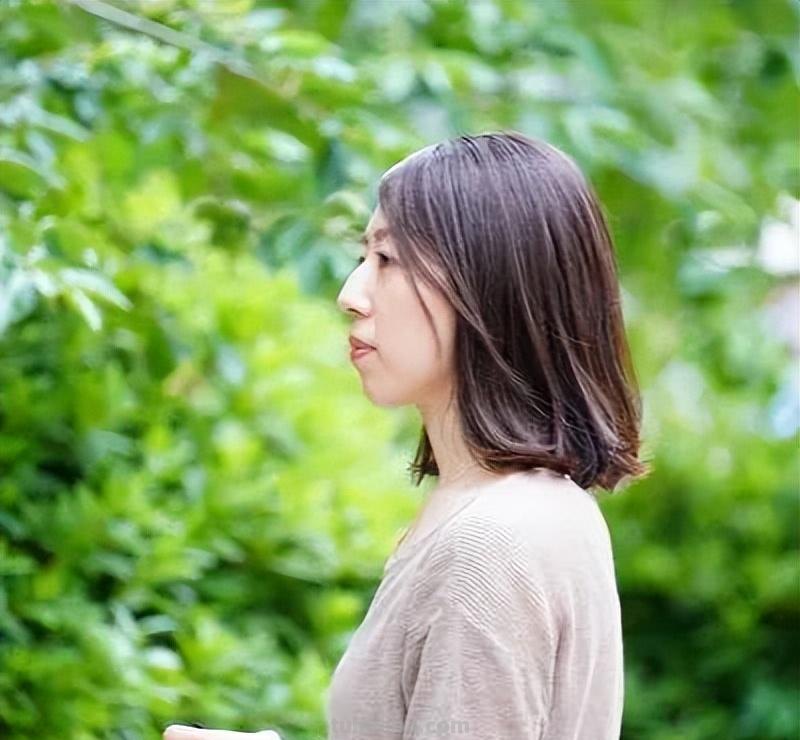 日本著名水彩花卉画家中村爱：三思而后行