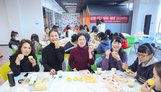 烘享快乐 焙感幸福-德化县总工会举办烘焙DIY活动