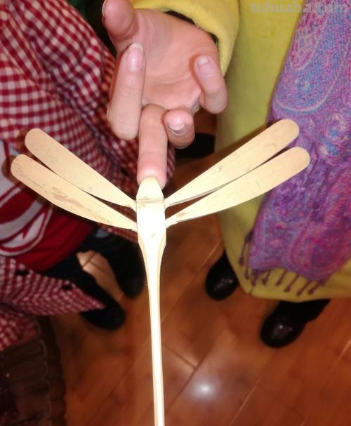 儿童自制竹蜻蜓 儿童自制竹蜻蜓的过程