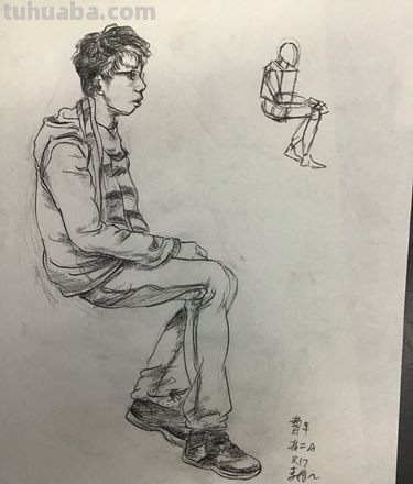 半趴着速写 速写要平着还立着画？