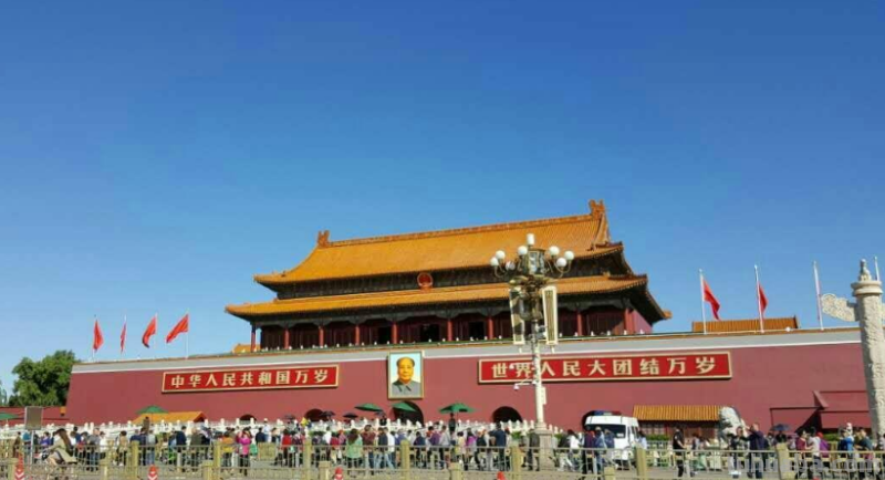 我爱北京天安门歌词?