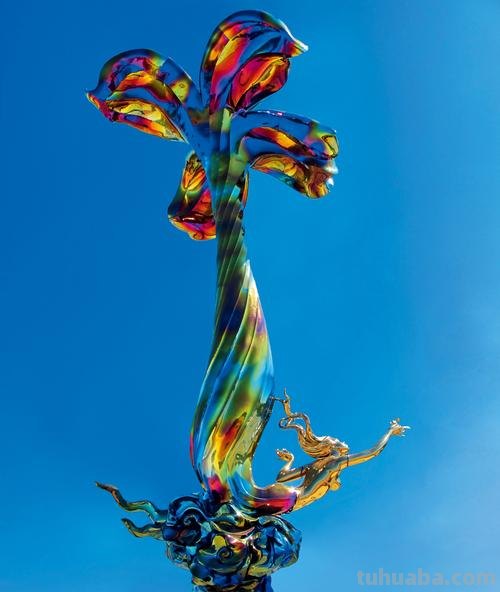 色彩与雕塑：探索色彩雕塑作品的多元魅力 