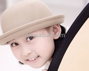 有一首歌歌词是《我的好妈妈下班回到家 工作了一天多么辛苦呀》歌名...