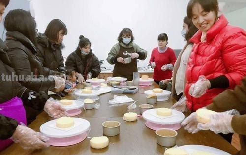 吉庆社区开展“手工烘焙DIY”活动
