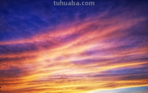 晚霞的色彩及晚霞的色彩变化：绚丽多彩的天空 