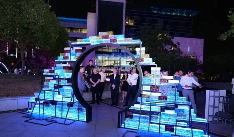 合肥色彩飞扬广告：打造城市美学新风尚 