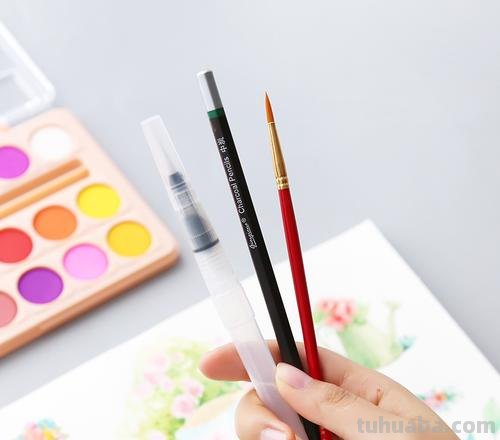 6岁儿童使用网购水彩颜料致过敏 专家提醒：劣质文具影响孩子身体健康