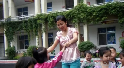 主班老师工作职责是什么?? 主班老师工作职责是什么??