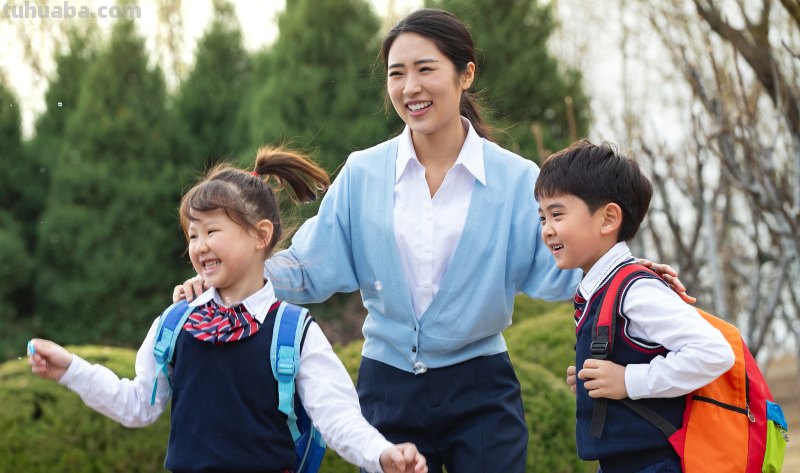 晚一年上幼儿园还收吗?幼儿园在班里偏小还是偏大好呢?