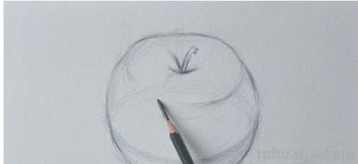 怎么画彩铅素描苹果 用18色的彩铅能画出一个苹果吗？