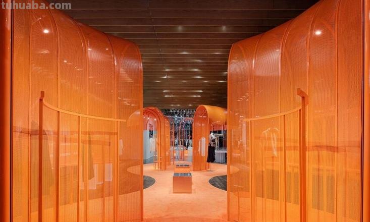 卖场的色彩及卖场前的色彩是什么？ 