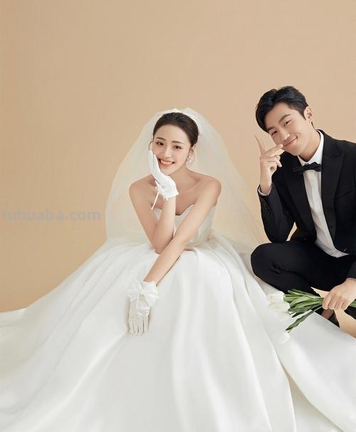 色彩婚纱照:如何选择婚纱照色彩风格