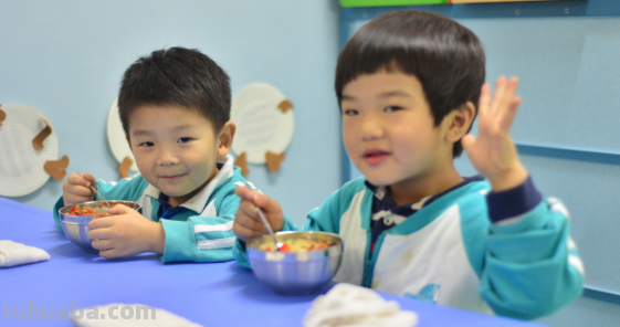 同伴在儿童社会性发展中的作用有哪些? 同伴在儿童社会性发展中的作用有哪些?