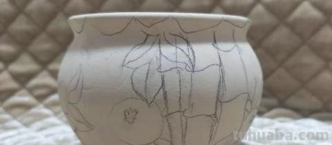 彩铅花盆背景怎么画 画彩铅画是先写字还是先涂背景？