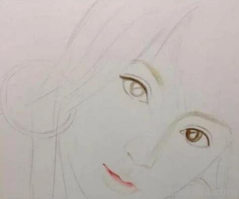 彩铅怎么画金发男孩 彩铅手绘人物教程？
