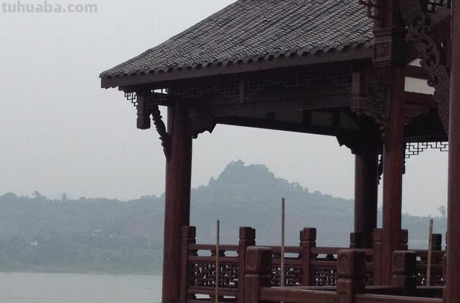 钓鱼城速写 钓鱼城外形？