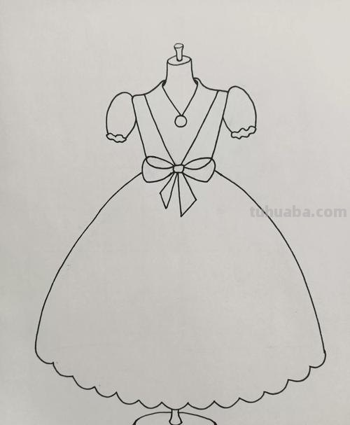 公主裙子怎么画简笔画 如何画裙子？