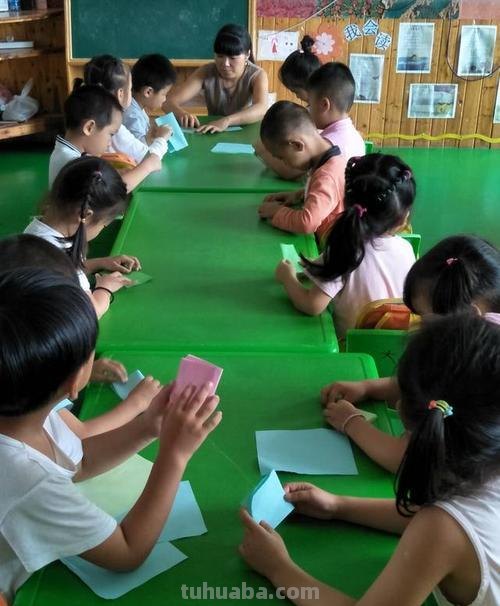 给幼儿园小朋友上课要怎么上 给幼儿园小朋友上课要怎么上折纸课
